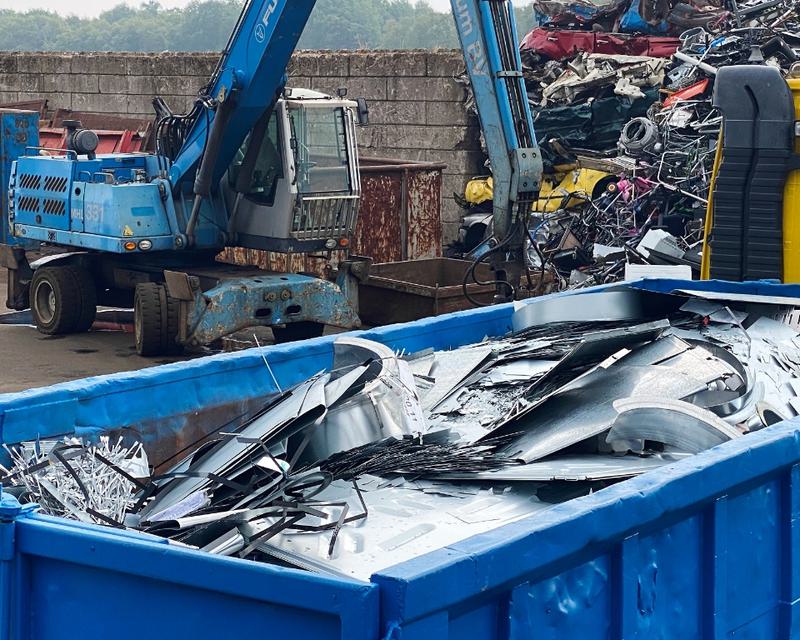 Doldersum Containerservice Container vol aluminium
